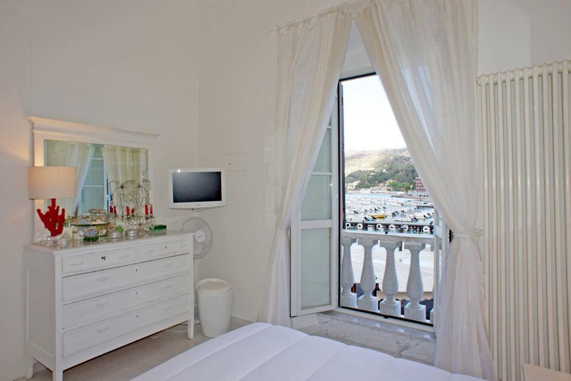 Vittoria Hotel Lerici Eksteriør billede
